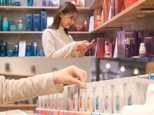 ジアン バイ ミルボン 西宮ガーデンズプラス(GIEN by milbon)の雰囲気（商品を手に取れるスマートサロン♪購入のみのご来店もOKです！）