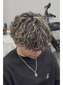 ハイライトカラー×波巻きパーマ