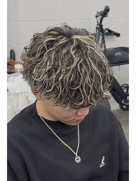 ハイライトカラー×波巻きパーマ