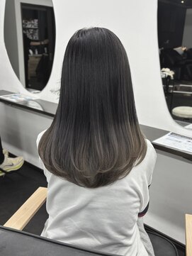 エミタス 柳通り(Emitas.) 透明感グレージュグラデーション