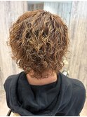 ハイトーンウェーブ×ミディアムパーマ