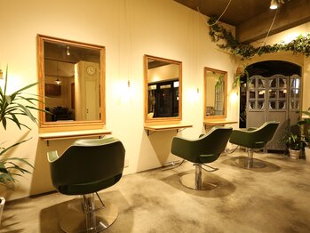 ヘアードレッシングショップ サロ(Hair Dressing Shop Salo)の写真/少人数サロンだからこそ叶うゆとりのある空気感◎ゆったりと寛げるあなたのためのプライベートサロンです☆