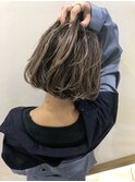 外国人風ボブ ハイライトバレイヤージュ グレージュ　外ハネ