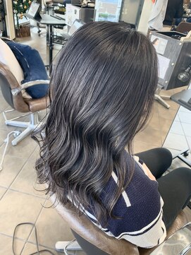 ソワンドゥブレス 瓜破店(soin de brace) グレージュハイライト