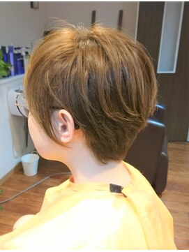ヘアールーム フージンイーウー(hair room Foojng ewoo) ガーリー２ブロック♪