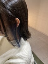 トリムバイエンヴィ(tlim by ENVY)&nbsp;切りっぱなしボブ×イヤリングカラーNAVY BLUE