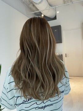 ヨロ 小岩(YOLO) ハイライトカラーミルクティーベージュケアブリーチダブルカラー