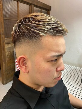 ディスイズバーバーセカンド(THIS IS BARBER 2nd) ソフトモヒカン スキンフェード ブリーチ