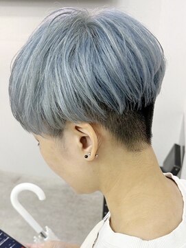 ウィコ 新宿(WICO) 水色カラーショート[新宿駅/斜めバング/グレージュカラー]