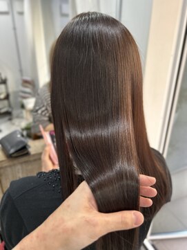 プラグ(Plug) 艶髪ロングケラチントリートメント髪質改善美髪つや髪モカカラー