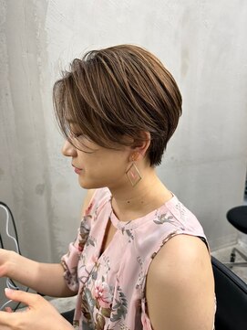 ギークス(GEEKS) 【GEEKS渋谷】白髪ぼかしハイライト/小顔/似合わせカット/透明感