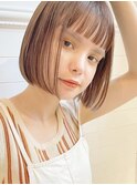 切りっぱなしボブワイドバングフルバング ベージュカラー