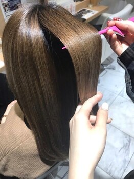ビアンコ カーロ(Bianco caro)の写真/【今話題の最新技術☆】弱酸性の縮毛矯正だから、髪に優しく細毛やカラー毛の方にもオススメです♪