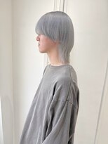 ミュー(Mu)&nbsp;ペールグレー　ウルフカット