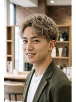 ナンバー ノード 渋谷(N° node) 垢抜けハイトーンカラー×躍動感ツイストスパイラルパーマ