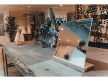 《月曜営業》平日・土曜は２２時まで/日曜は２0時まで営業─［愛媛/松山/大街道/ショート/インナーカラー］