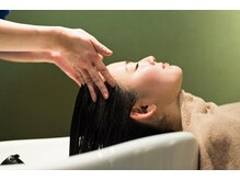 ベイシー ヘアアンドコミュニティ(Bei_C)の雰囲気（フルフラットシャンプー台で首の負担無く、頭皮のスパ【新浦安】）