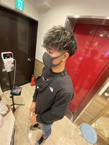 ナチュラル無造作スパイラルパーマ黒髪ツーブロックくせ毛風