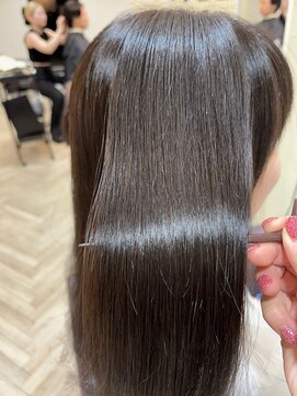 ルイマダーナ 栄店(LOUIMADNA) プラチナストレート 橋本純奈