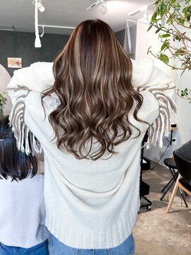 ミチ ノア(mich-nor-) ベース7レベルグレージュ系ハイライト◎20代30代40代