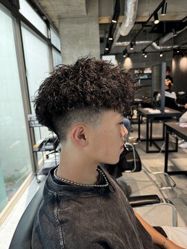 スタッド 松戸(stud. Men‘s) フェードツイスパ