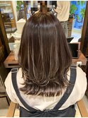 軽さと抜け感が手に入る、ナチュラルハイライト