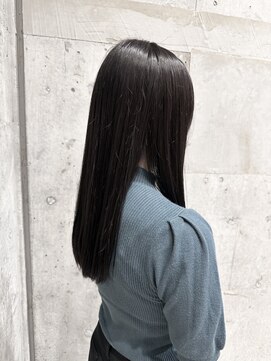 ニューカマー バイ ヘッドライト シブヤ(NEW COMER by HEADLIGHT shibuya) ナチュラルストレート×艶髪