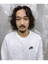 イン(in.)&nbsp;メンズパーマ/ミディアムレイヤー/くせ毛風パーマ