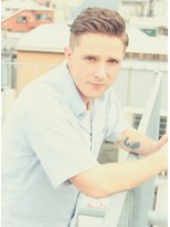 ワースホワイル(WORTH WHILE)&nbsp;刈り上げセンターパートサーフカール波巻きツイストスパイラル