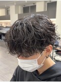 無造作なのに収まるシャドウパーマ