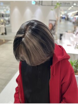 ビーハイブアヴェダ PARCO2店(BEHIVE AVEDA) ランダムローライト【三橋由奈】