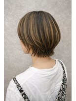 エニル 春日部店(enil) ◎外ハネショートボブ×ハイライトカラー◎
