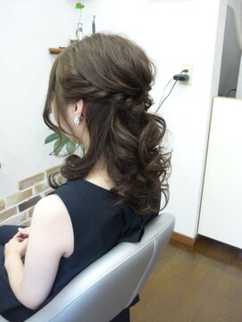 エイチワイヘアーデザイン(HY hair design) ハーフアップアレンジ