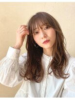 ステラ(STeLLa) 分け目が目立ちにくい大人のゆるふわロングスタイル