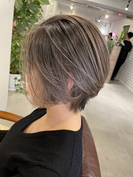 トゥーユー(to you...) シャドウルーツグラデーション 担当 松田