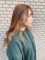 リア(Lia by KENJE)&nbsp;アッシュベージュカラー＆インナーグレージュ前髪レイヤーロング