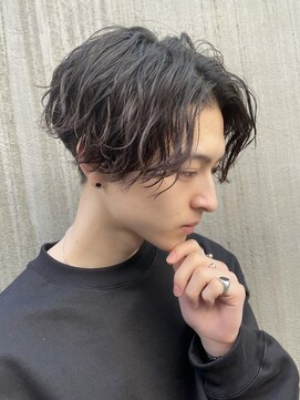 ウェイビーエフティフィフス 横浜西口(WAVEY ft.fifth) ツイストスパイラルパーマセンターパートツーブロック刈り上げ