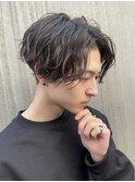 ツイストスパイラルパーマセンターパートツーブロック刈り上げ