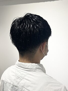 ベルバイリトル(belle by little) ローフェードカット