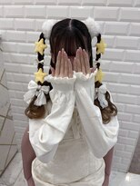 【ヘアメ】目立つこと間違いなし！あみたらしハーフツイン＊新井