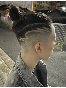 ブルーアンドカンパニー(BLUE&Co.) スキンフェード バーバースタイル