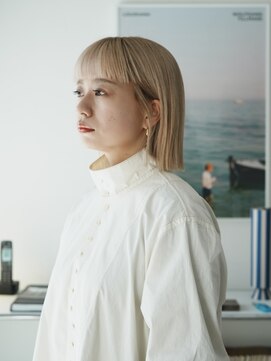 ニュイ(NUIT) ダブルカラーブロンドカラーケアブリーチ切りっぱなしボブ