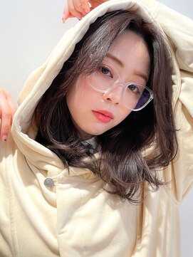 ヴィヴィ(VIVIE) 大人可愛い小顔美髪質改善ストレート暗髪艶髪くびれヘア203040代