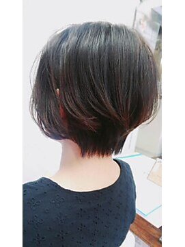 ファイン 滝川店(Fine) 20代30代40代　前下がりショートボブ　暗めカラー