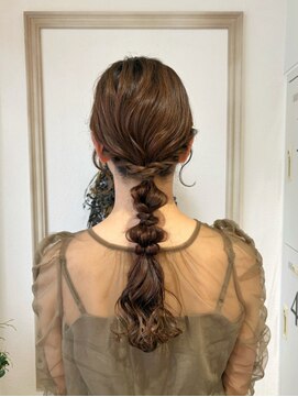 ゆるっと可愛いローポニーアレンジ◎12.12