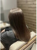 透明感ブラウンでつくる大人の艶カラー
