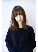 グレージュカラーの外ハネミディ【aina池袋】