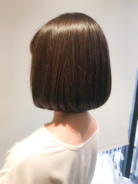 ビアンコ(BlANCO) つるんとまとまるボブ