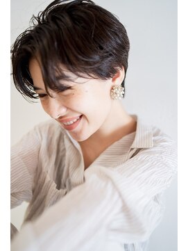 ユートゥイーズ つくば(U too e's) 《Utoo e's つくば美容室 》どこか雰囲気のある女性に。