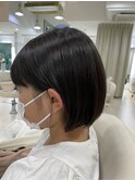 切りっぱなしボブ_ツヤ感_シンプルショート